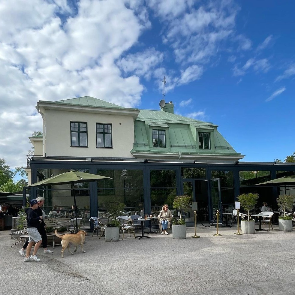 The Långbro Pub